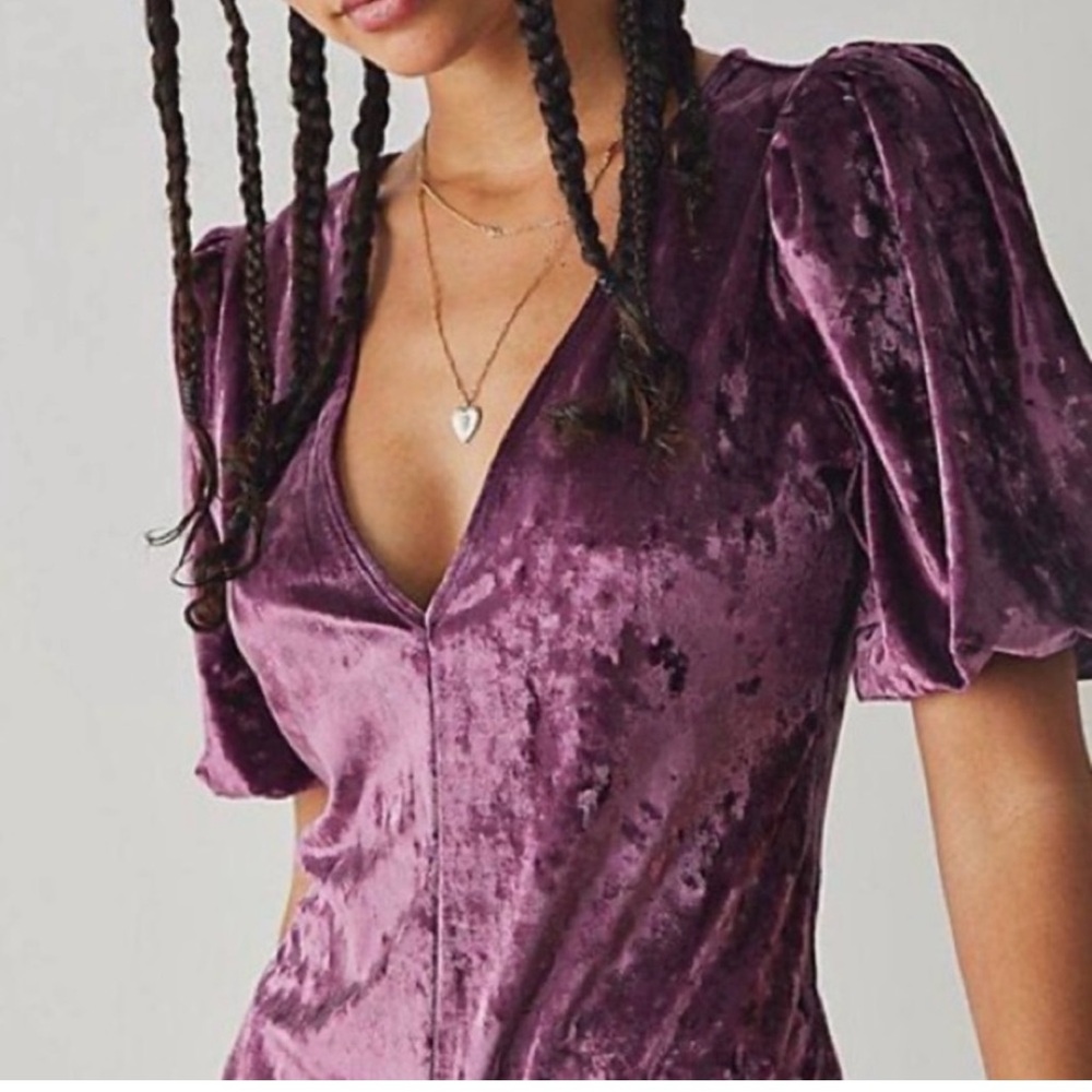 Free People Crushed velvet Purple Fitted Puff Sleeve Bodysuit